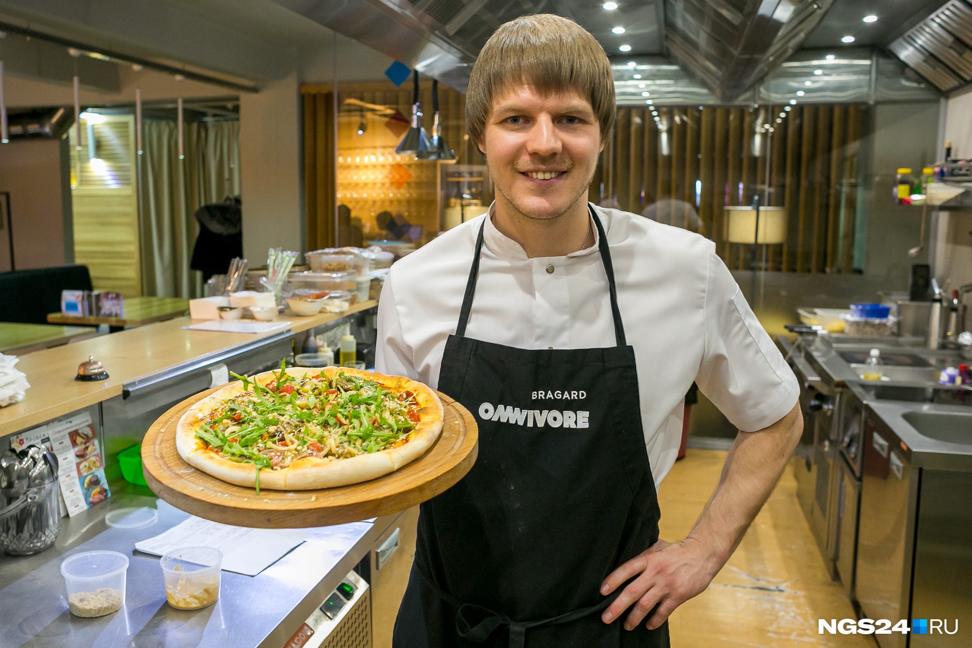 Шеф-повар Михаил Михайлов и его пицца с баклажанами, копчеными томатами и орехами<br>