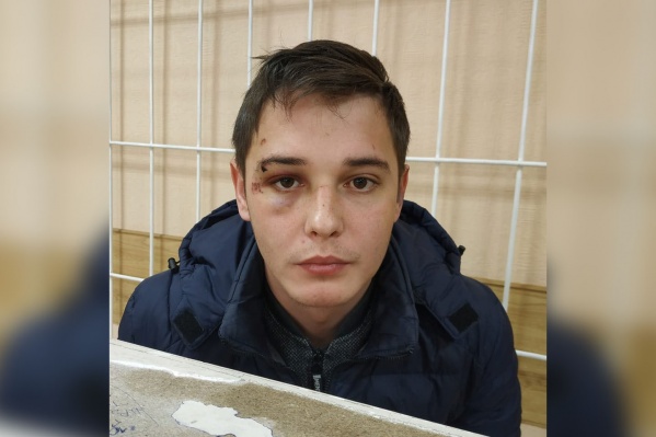 Алексей Мищенко говорит, что его били наручниками по лицу Алексей Мищенко говорит, что его били наручниками по лицу