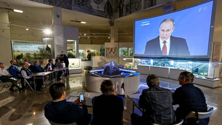 Поправки Путина в Конституцию поддержали 80% россиян: вот самые популярные