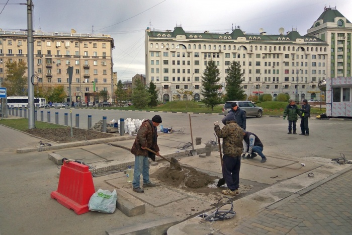 Платная парковка у сквера на Орджоникидзе должна была заработать до 30 сентября, но её ещё не запустили Платная парковка у сквера на Орджоникидзе должна была заработать до 30 сентября, но её ещё не запустили