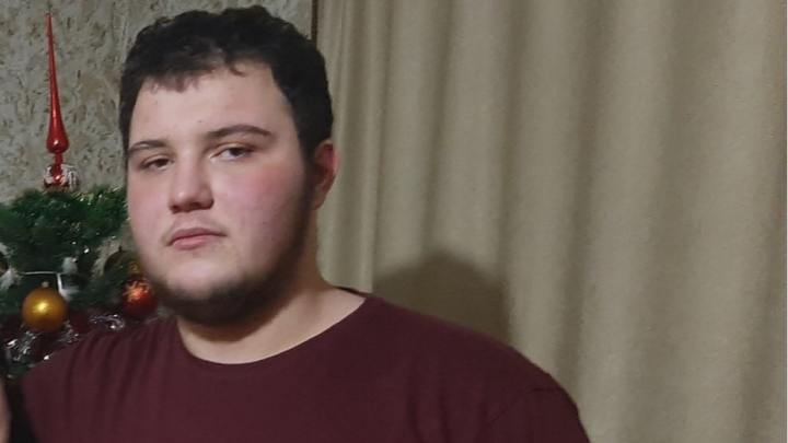В Красноярске пропал высокий 16-летний подросток