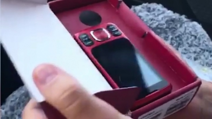Екатеринбурженка заказала в интернет-магазине iPhone, а получила кнопочный телефон без аккумулятора