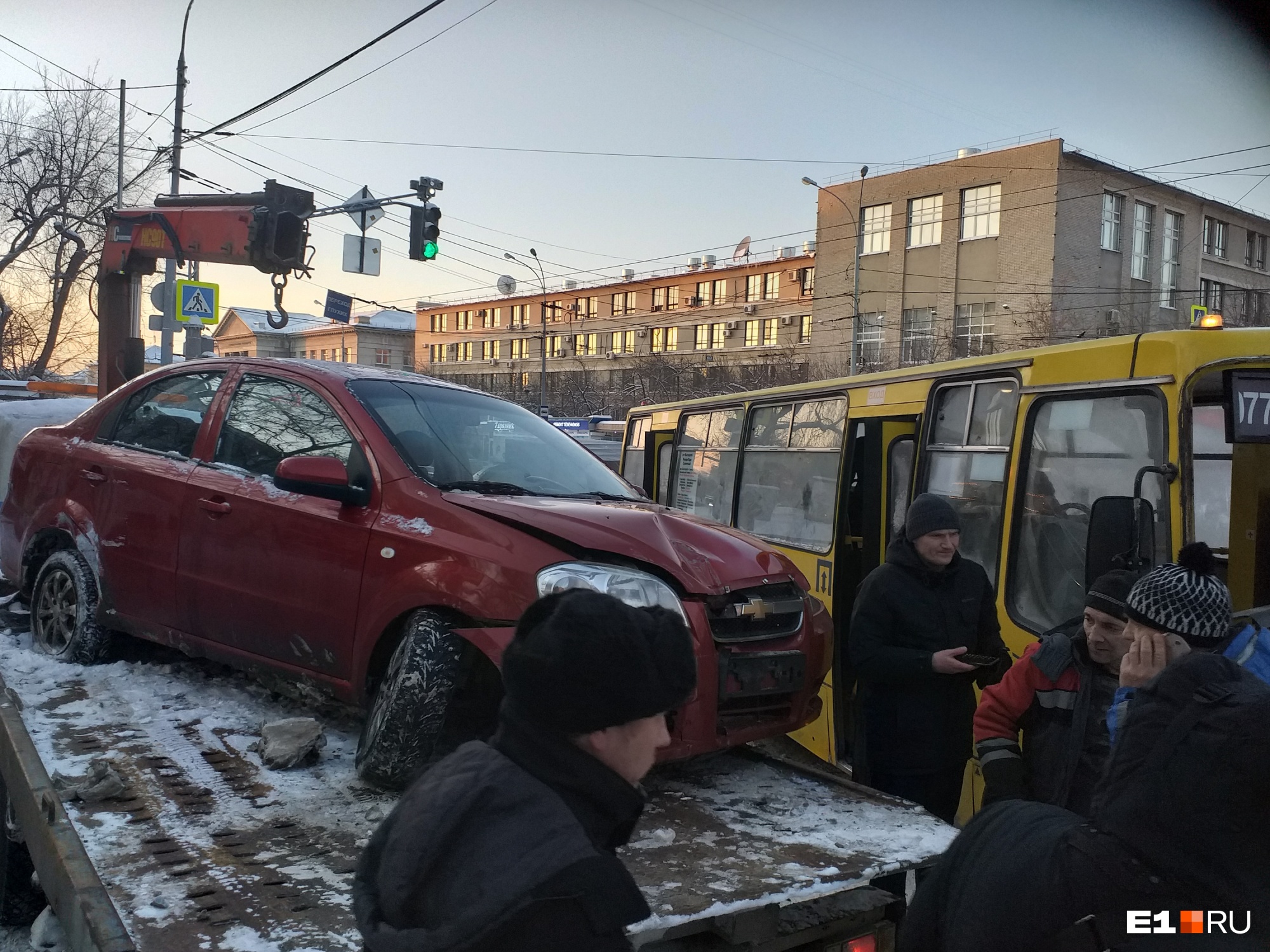 Новости екб на е1. События е1 Екатеринбург. Е1 Екатеринбург происшествия. Автобус Екатеринбург е1.