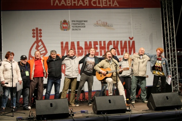 Олег Митяев и сам исполнил свои песни Олег Митяев и сам исполнил свои песни