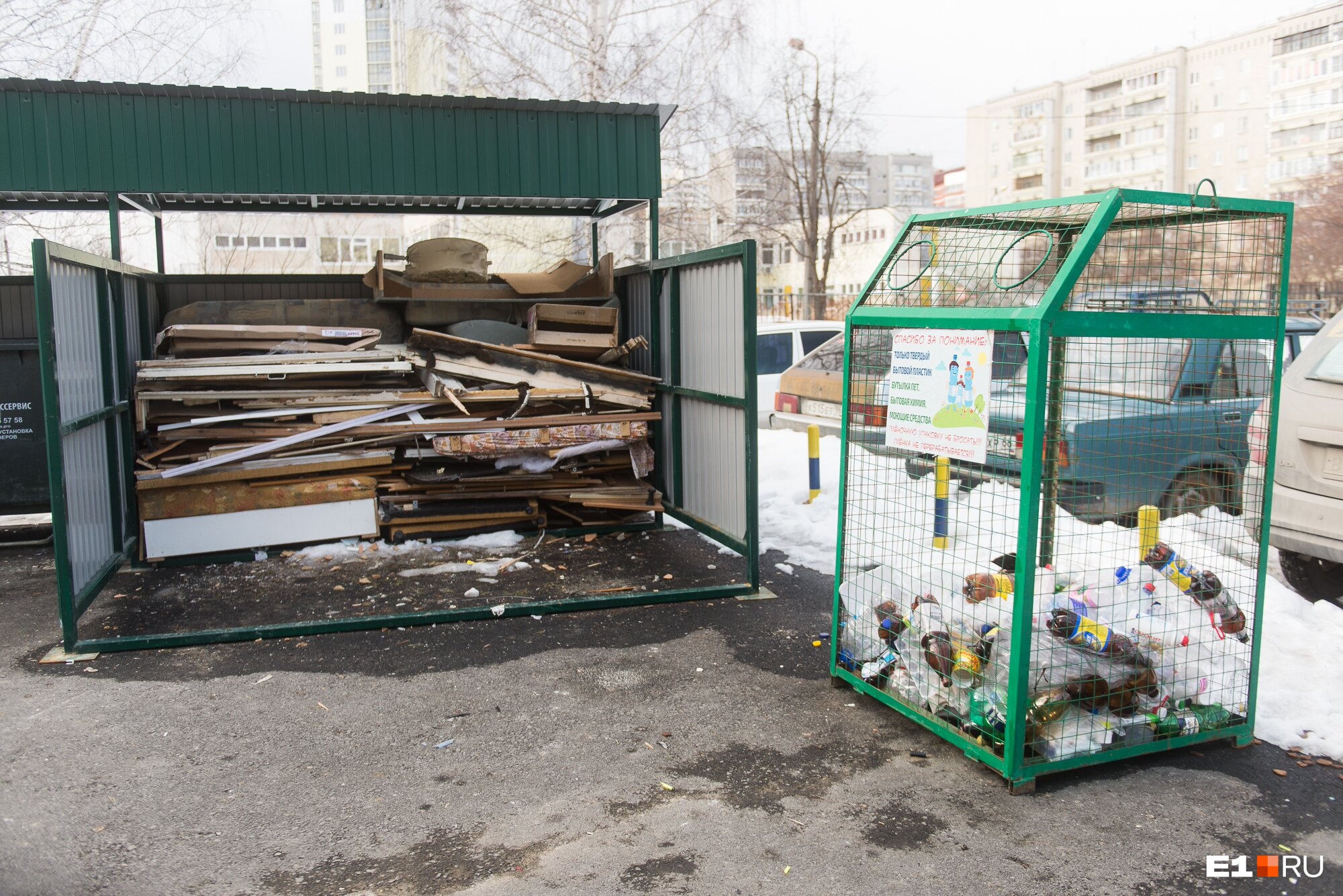 В отсеке под крупногабаритные отходы девять кубометров набирается за месяц В отсеке под крупногабаритные отходы девять кубометров набирается за месяц