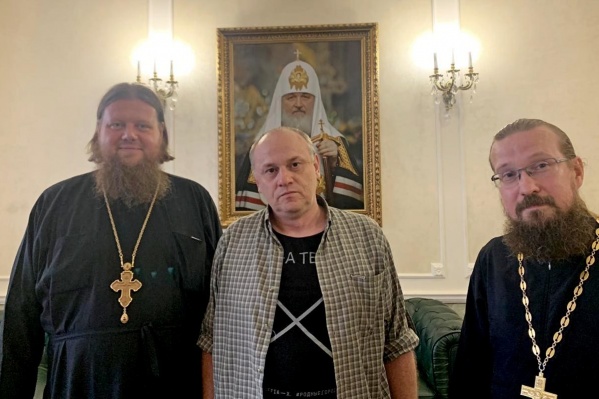 Слева — протоиерей Максим Миняйло, в центре — Евгений Фатеев Слева — протоиерей Максим Миняйло, в центре — Евгений Фатеев