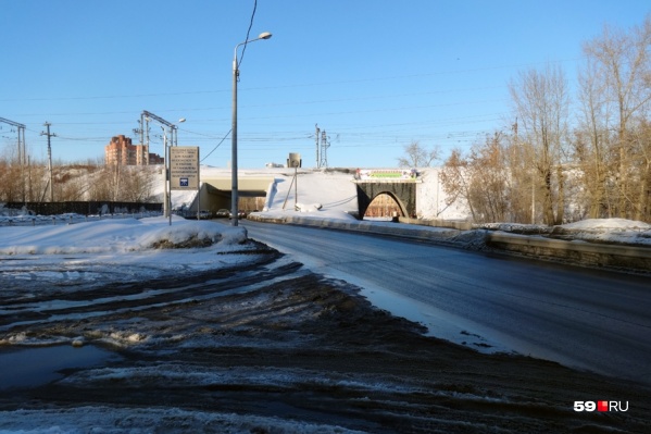 Дорога свяжет центр города с Красавинским мостом и поможет разгрузить движение на Коммунальном мосту Дорога свяжет центр города с Красавинским мостом и поможет разгрузить движение на Коммунальном мосту