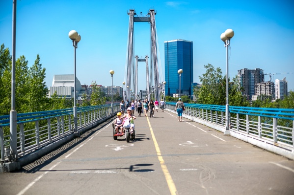 Вантовый мост Красноярска летом Вантовый мост Красноярска летом 