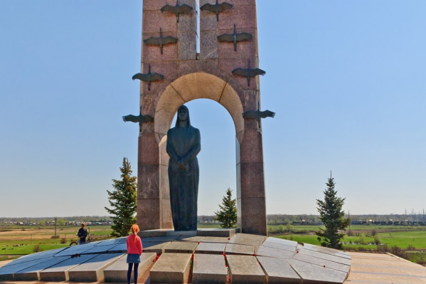 В Самарской области более 1200 мемориалов, посвящённых войне В Самарской области более 1200 мемориалов, посвящённых войне