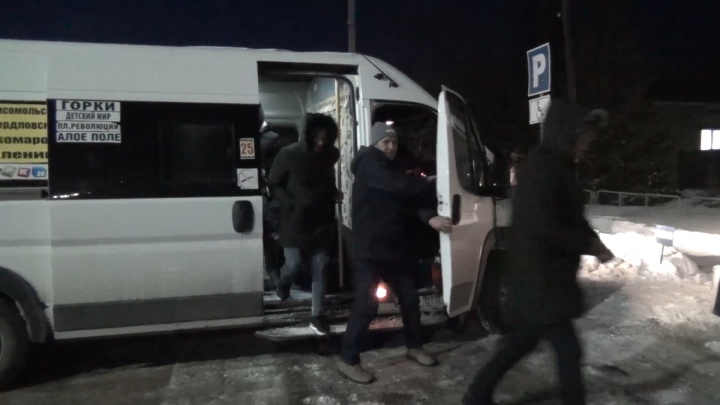 Раскошелятся на 12 тысяч: на Южном Урале задержали маршрутку, набитую мигрантами