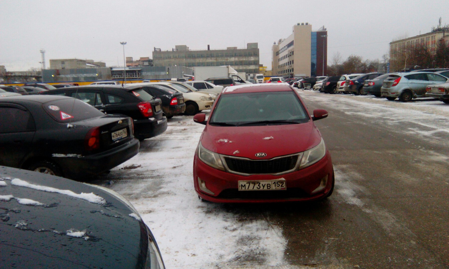 Kia заперла Chevrolet сзади... Kia заперла Chevrolet сзади...