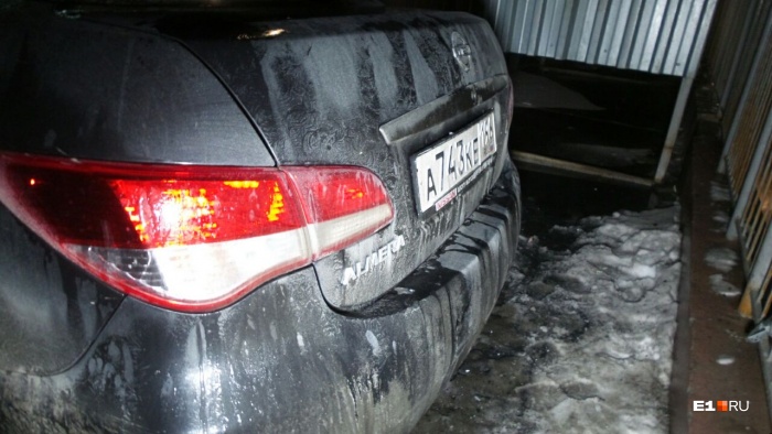 Целым у автомобиля остался только багажник Целым у автомобиля остался только багажник