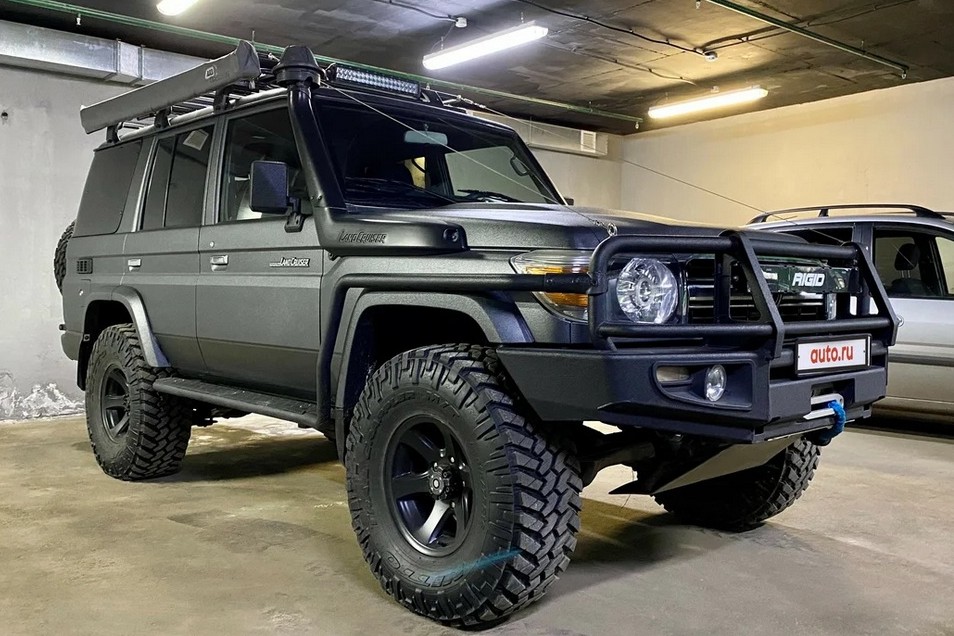 Land Cruiser 70 до сих производится в Португалии для африканских рынков и пользуется спросом в России Land Cruiser 70 до сих производится в Португалии для африканских рынков и пользуется спросом в России