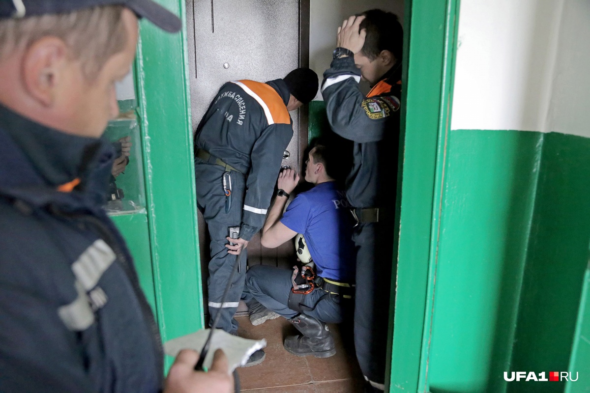 В Уфе спасателям довелось доставать 5-летнего ребенка из стиральной машины