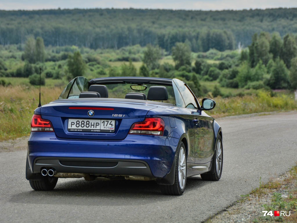 Если обычная «копейка» BMW в возрасте десяти лет стоит порядка 500 тысяч, то за такой кабриолет попросят значительно больше — 700–800 тысяч Если обычная «копейка» BMW в возрасте десяти лет стоит порядка 500 тысяч, то за такой кабриолет попросят значительно больше — 700–800 тысяч