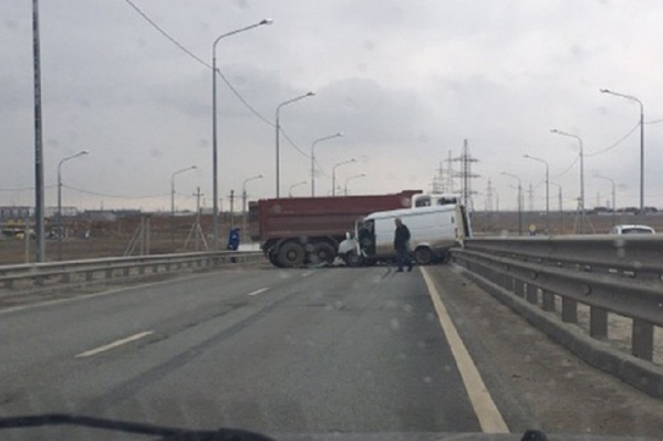 В авариях никто, по словам очевидцев, не пострадал В авариях никто, по словам очевидцев, не пострадал