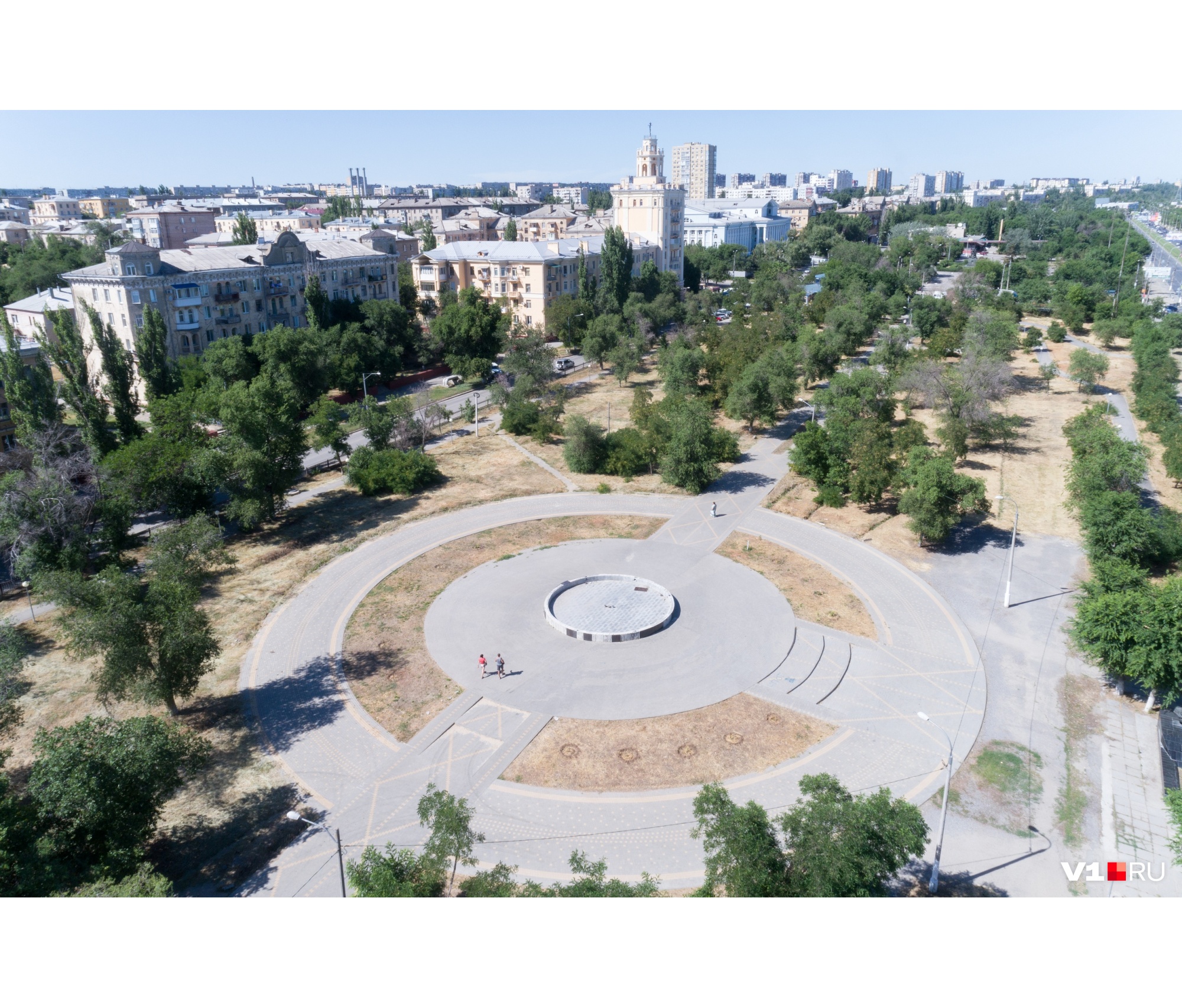 Он больше не памятник трагедии: в Волгограде демонтировали «фонтан-убийцу»