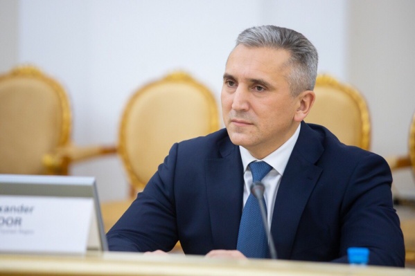 Губернатор отвечал на вопросы тюменцев в онлайн-режиме Губернатор отвечал на вопросы тюменцев в онлайн-режиме