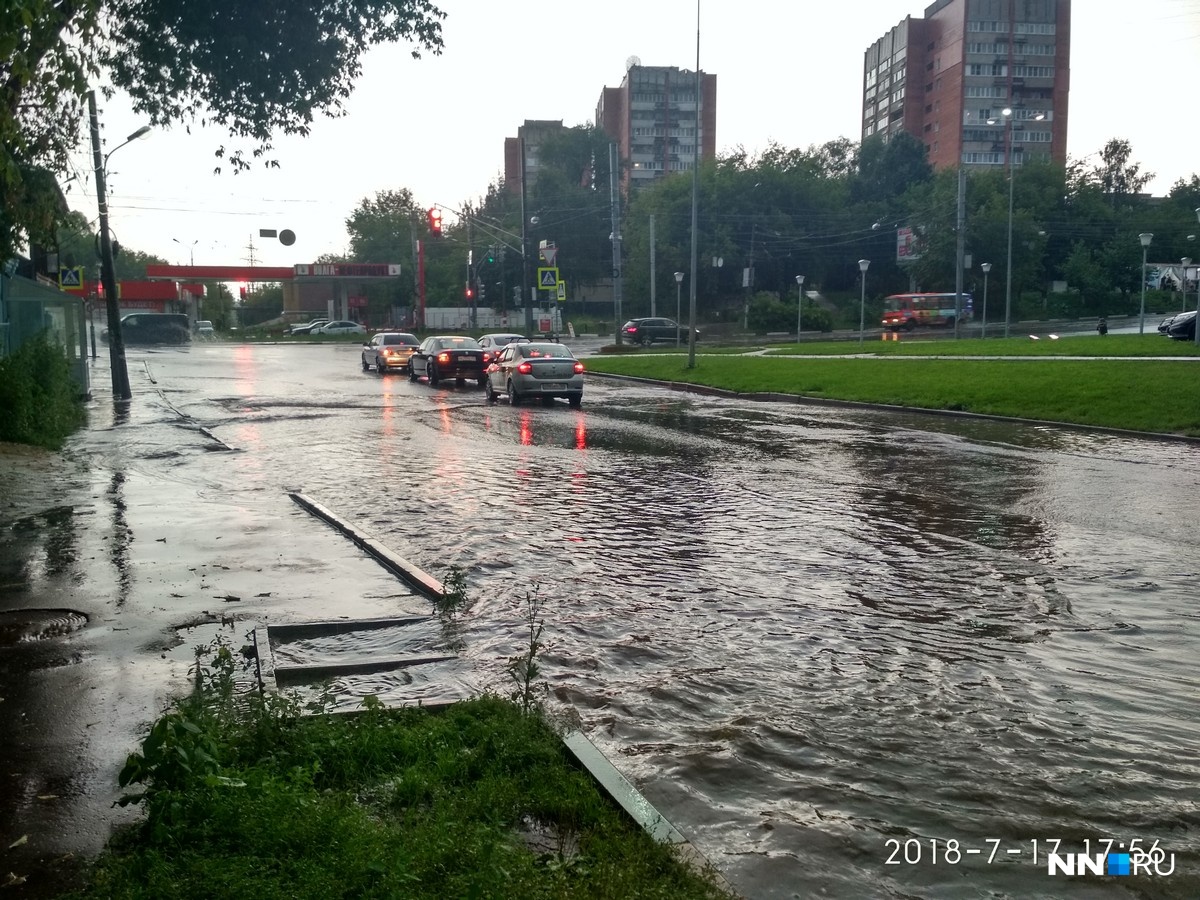 Опять потоп. Улицы нижнего Новгорода ждут безымянного героя