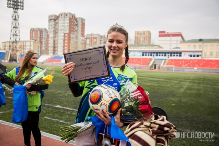 Анна на конкурсе «Мисс ФК "Сибирь"» Анна на конкурсе «Мисс ФК "Сибирь"»