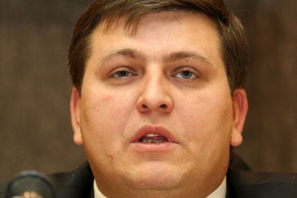 Перед крушением Дмитрий Хахалев выпил порцию горячительного Перед крушением Дмитрий Хахалев выпил порцию горячительного
