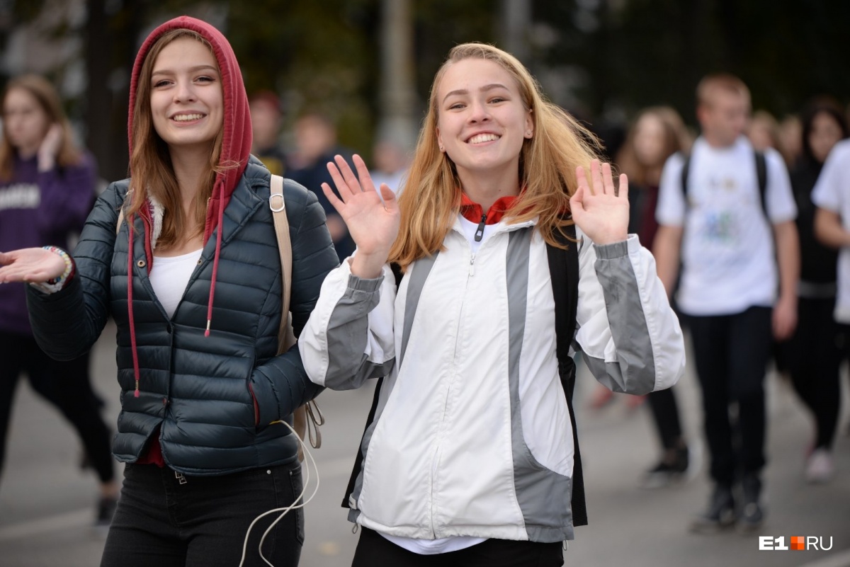 Посмотри какая фотка. Протекшие девушки подростки. Таллин глухих девочка бегать. Смотреть фото участников дипишмота. Смотреть фото тандэрвольд.