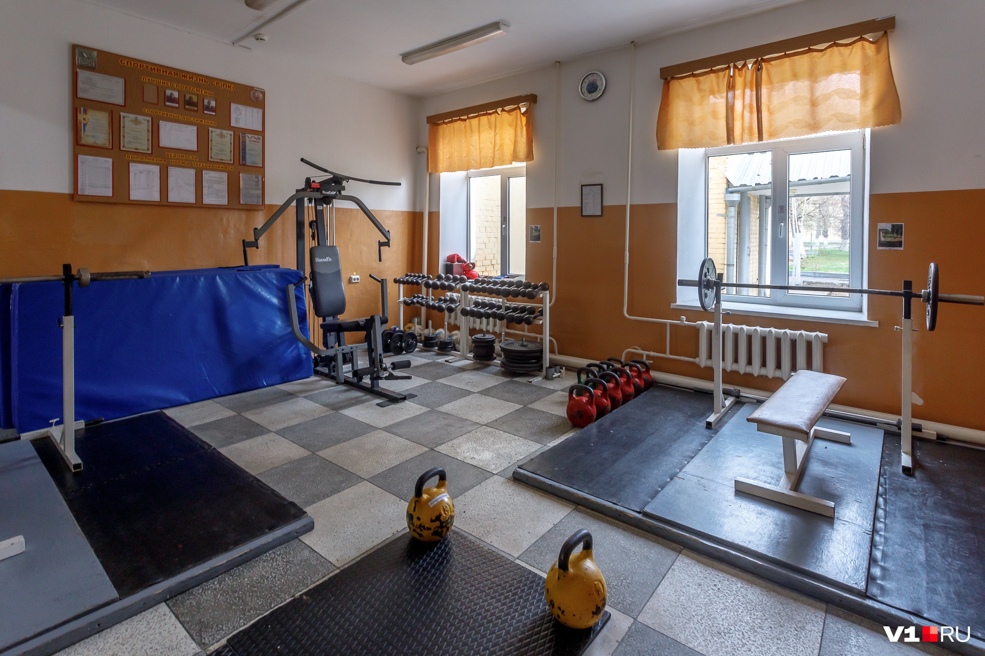 У солдат роты почетного караула весь день проходит в занятиях У солдат роты почетного караула весь день проходит в занятиях