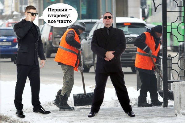 Как уборочную технику сопровождали сотрудники ГИБДД, так и дворников могли бы защищать личные охранники Как уборочную технику сопровождали сотрудники ГИБДД, так и дворников могли бы защищать личные охранники