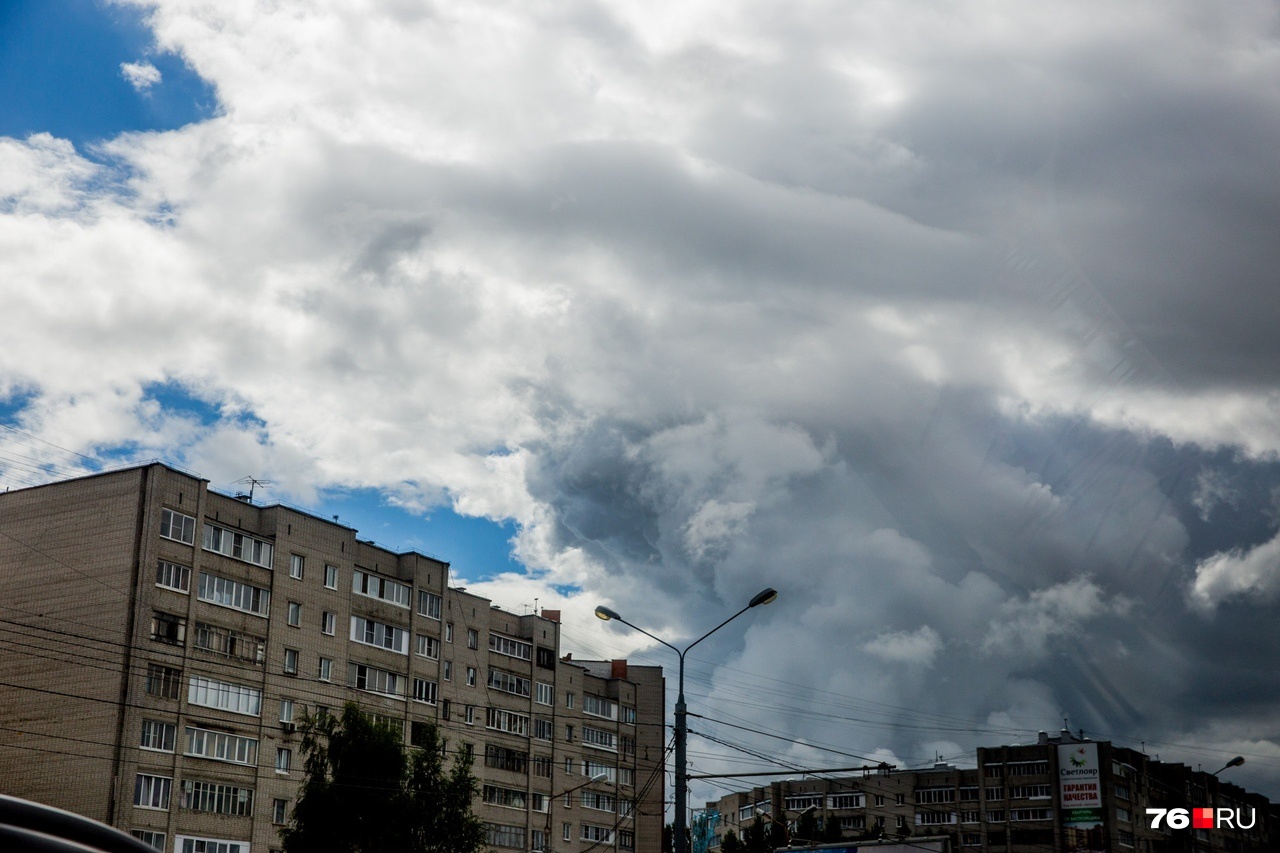 В Ярославле химический завод выбрасывает опасные вещества в воздух: подробности