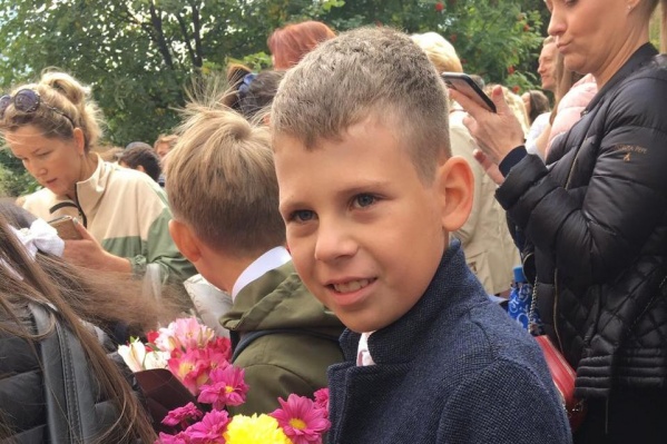 9-летний мальчик сломал три позвонка при падении с горки на прогулке 9-летний мальчик сломал три позвонка при падении с горки на прогулке