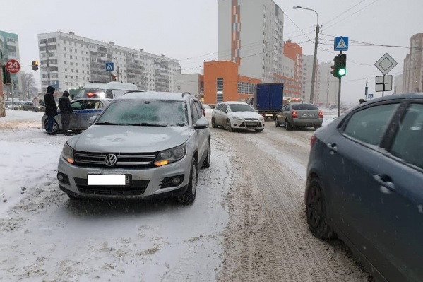 Авария случилась в микрорайоне Дема Авария случилась в микрорайоне Дема
