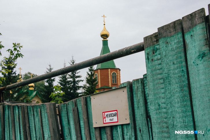 Храм Всех святых сибирских — один из символов Захламино Храм Всех святых сибирских — один из символов Захламино