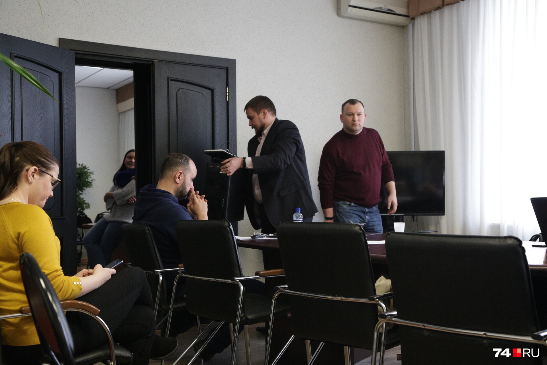 Из зала для прессы убрали аппаратуру Из зала для прессы убрали аппаратуру
