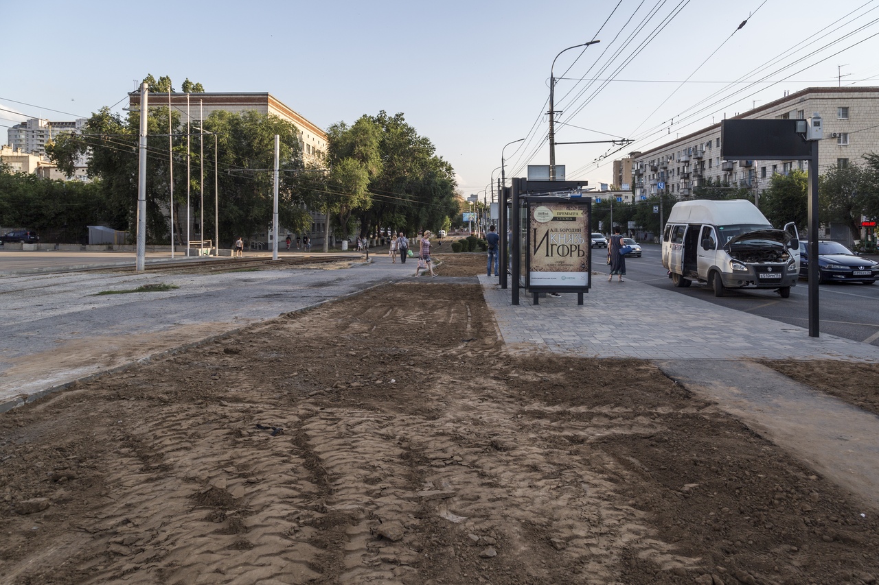 В Волгограде спустя год после мундиаля решили доделать остановку на улице Бакинской