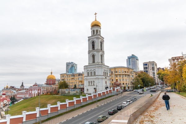 Центр города многолик: высотки соседствуют с историческими зданиями Центр города многолик: высотки соседствуют с историческими зданиями