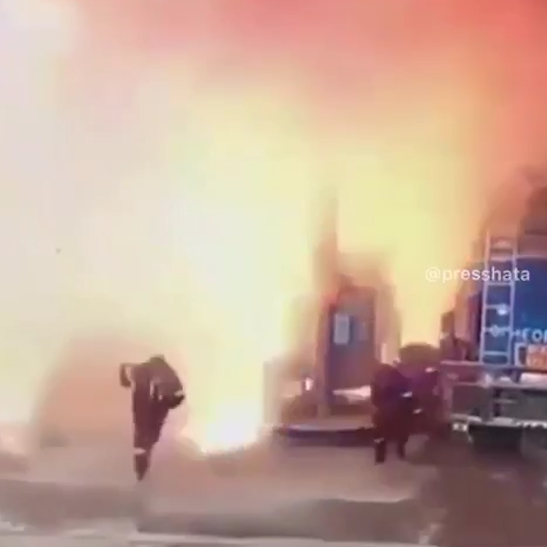 Момент взрыва бензовозов на нефтебазе под Челябинском попал на видео