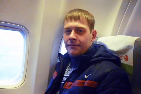 Прежде чем зайти в горящую квартиру, Василий Петров взял с собой мокрое полотенце Прежде чем зайти в горящую квартиру, Василий Петров взял с собой мокрое полотенце