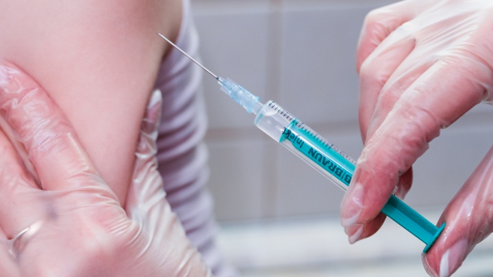Пермяки могут бесплатно поставить прививку от клещевого энцефалита
