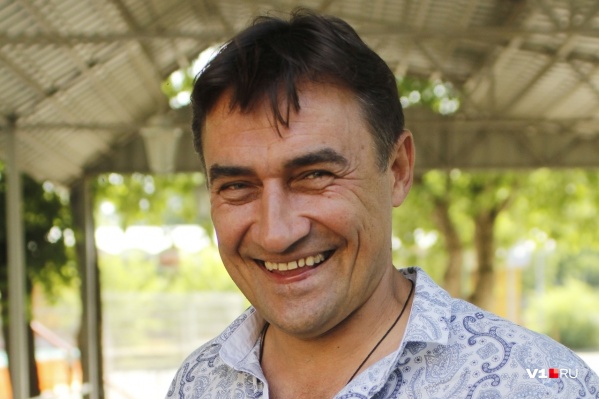 «Мне лестно, что была версия назвать аэропорт в честь Камиля Ларина, но это не серьёзно» «Мне лестно, что была версия назвать аэропорт в честь Камиля Ларина, но это не серьёзно»