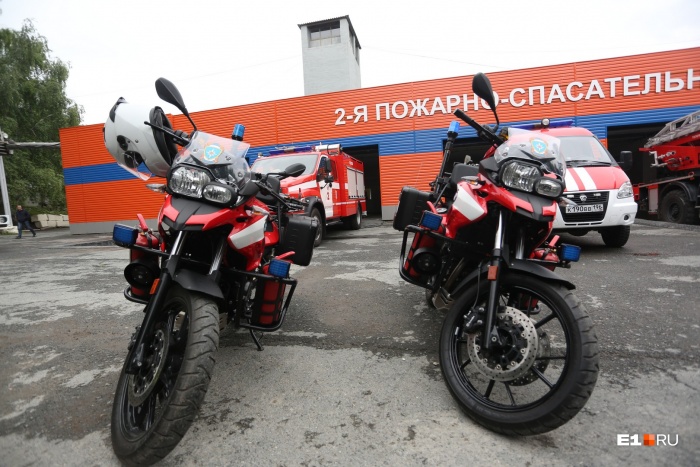 Со среды в Екатеринбурге будут работать байкеры-пожарные Со среды в Екатеринбурге будут работать байкеры-пожарные