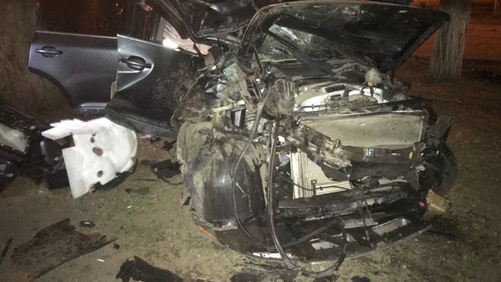 «Разворотило в хлам»: в Отрадном при столкновении Volkswagen Touareg и такси погиб пассажир