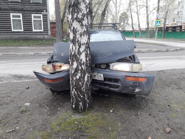 Авария случилась на перекрёстке Авария случилась на перекрёстке