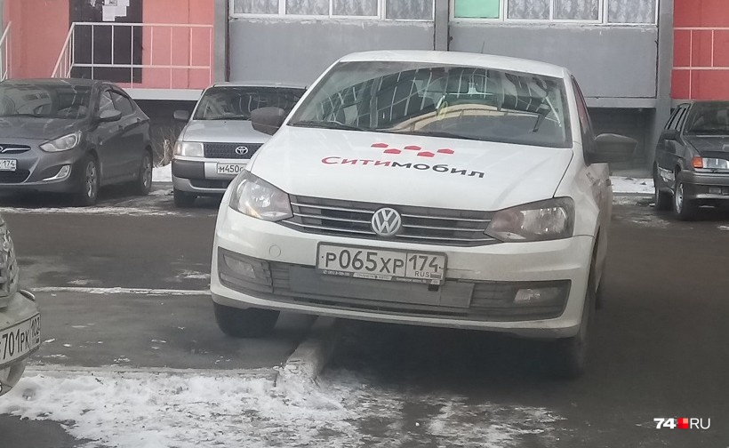 Машины нового для Челябинска оператора такси уже в фокусе внимания
