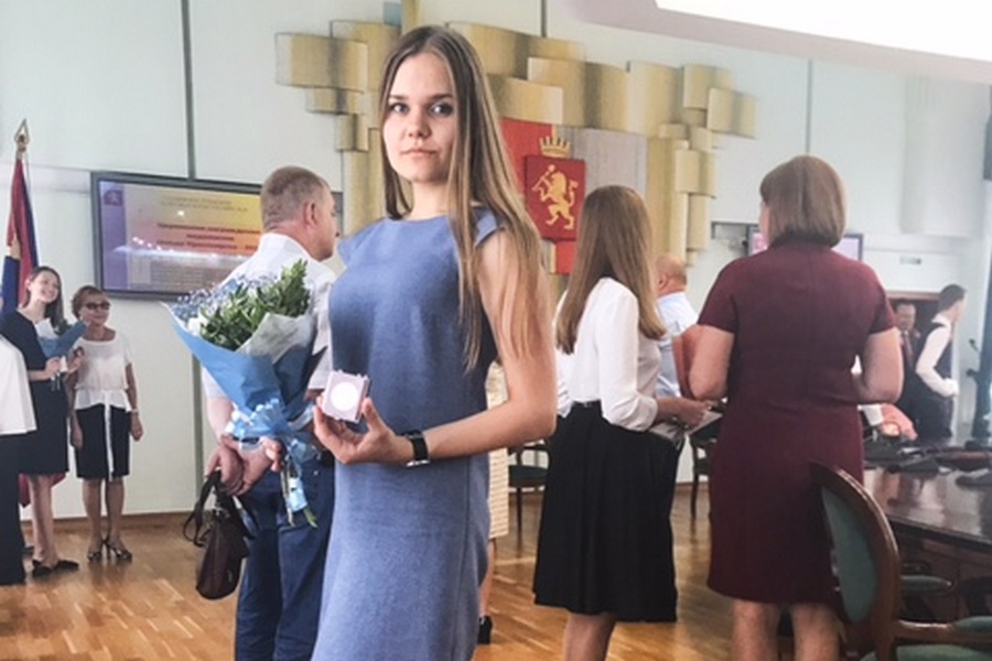 15 июля Анастасия улетает в Москву подавать документы в заветный медуниверситет 15 июля Анастасия улетает в Москву подавать документы в заветный медуниверситет