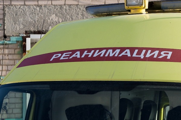 Скорая помощь доставила парня в детскую областную больницу Скорая помощь доставила парня в детскую областную больницу