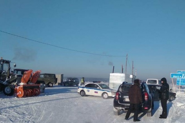 Всего в Новосибирской области работает две ледовые переправы Всего в Новосибирской области работает две ледовые переправы