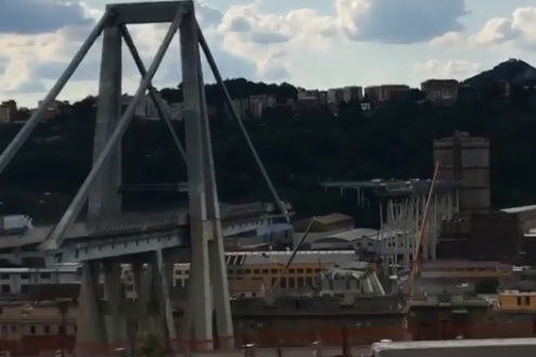 «Власти не следят за городом»: сибирячка оказалась в Генуе после обрушения моста