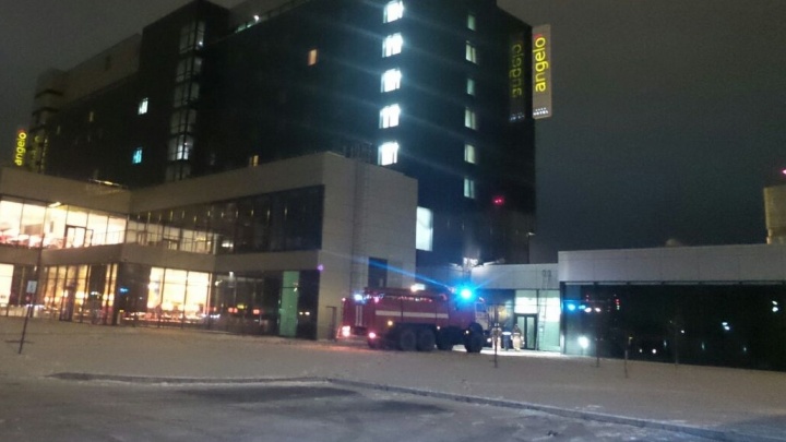 Отель Angelo рядом с аэропортом Кольцово эвакуировали из-за пожара