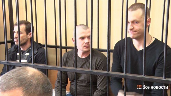 Троих уральских полицейских, обвиняемых в смерти задержанного после допроса, выпустили из СИЗО