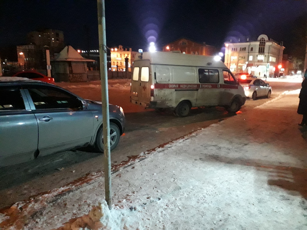 В Рыбинске автобус сбил двух школьниц на переходе: одна из девочек умерла